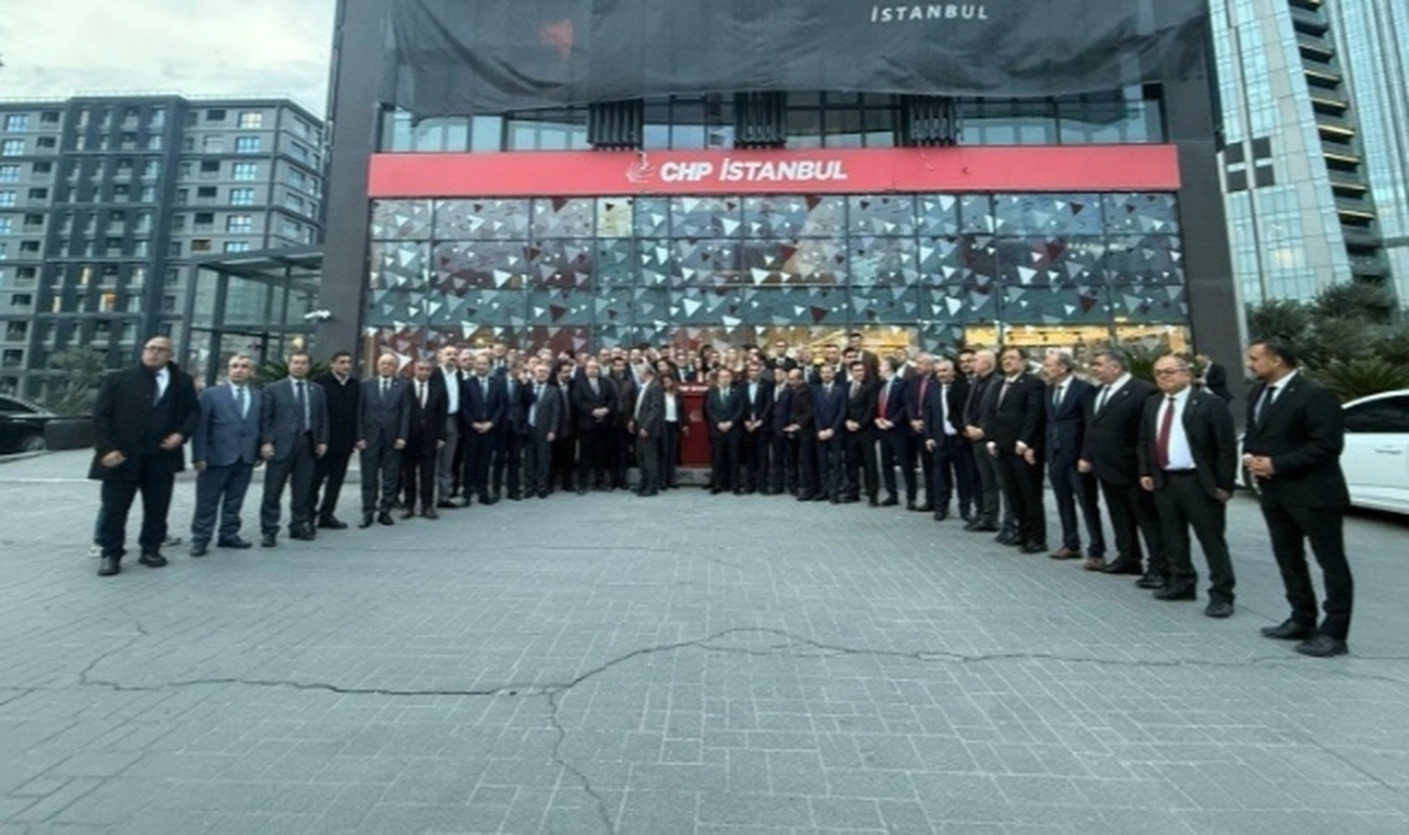 CHP 81 İl Başkanından ortak 'Olağanüstü Kurultay' açıklaması: Genel Başkanımızın yanında olduğumuzu kamuoyuna ilan ediyoruz