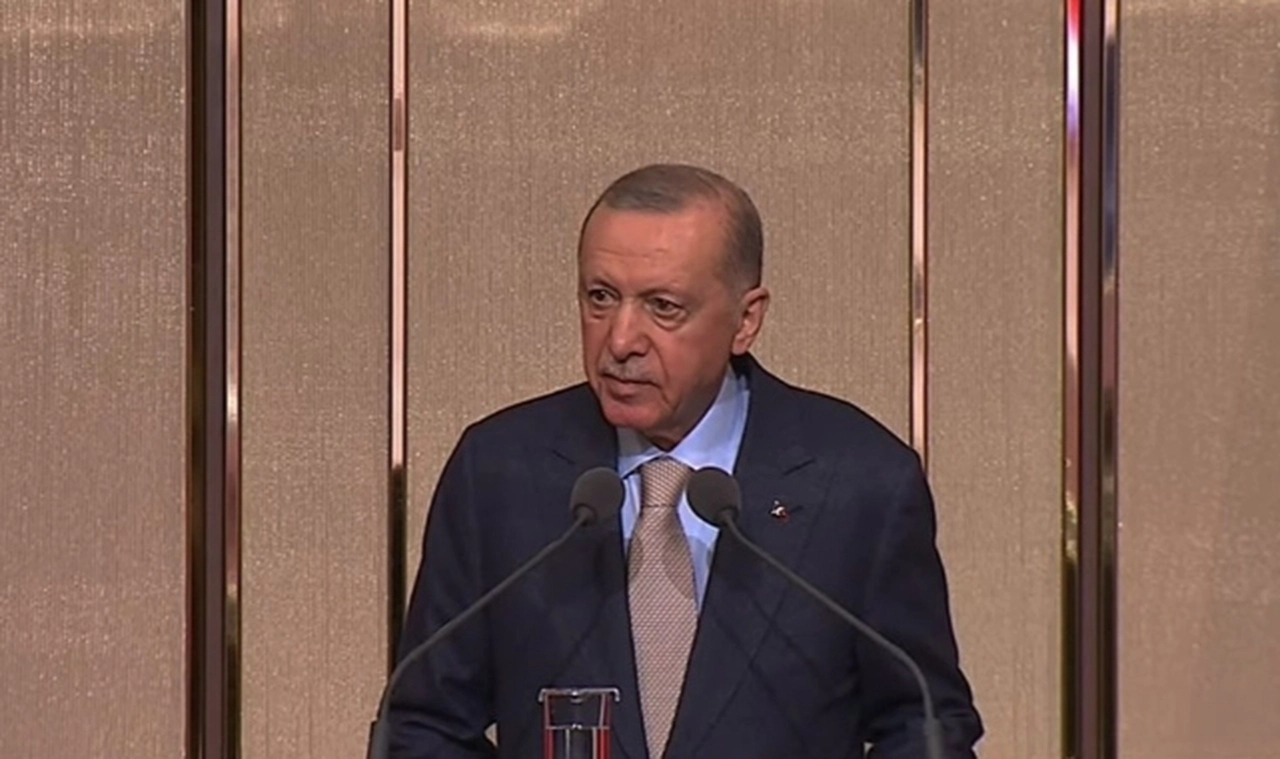 Cumhurbaşkanı Erdoğan: CHP'nin kendi çalıp kendi oynadığı oyunu tebessümle izlemeye devam edeceğiz