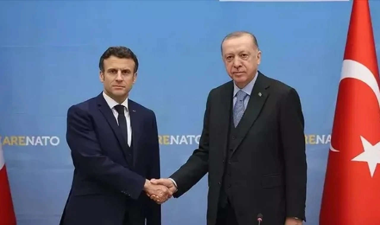 Cumhurbaşkanı Erdoğan, Macron ile telefonda görüştü