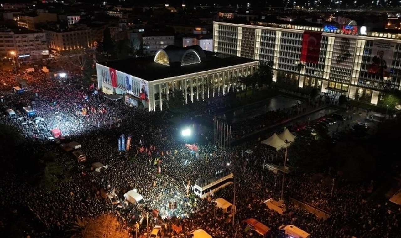 DEM Parti İstanbul İl Örgütü: "Bu akşam saat 19:30'da Saraçhane'de olacağız"