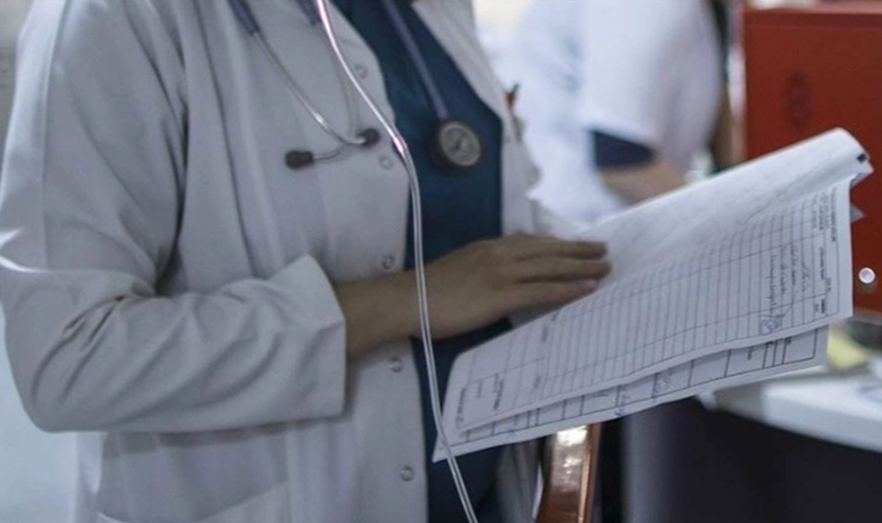 Devlet hastanesinde 'sahte rapor' skandalı: 3 uzman doktor ve hastane şefinin de aralarında olduğu çok sayıda gözaltı...