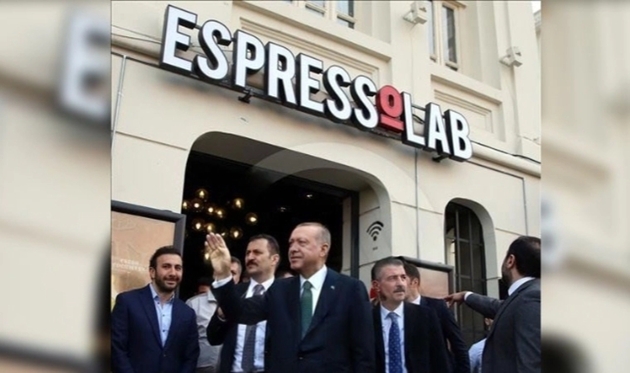 Espressolab: 'Biz siyaset değil, kahve yapıyoruz!'