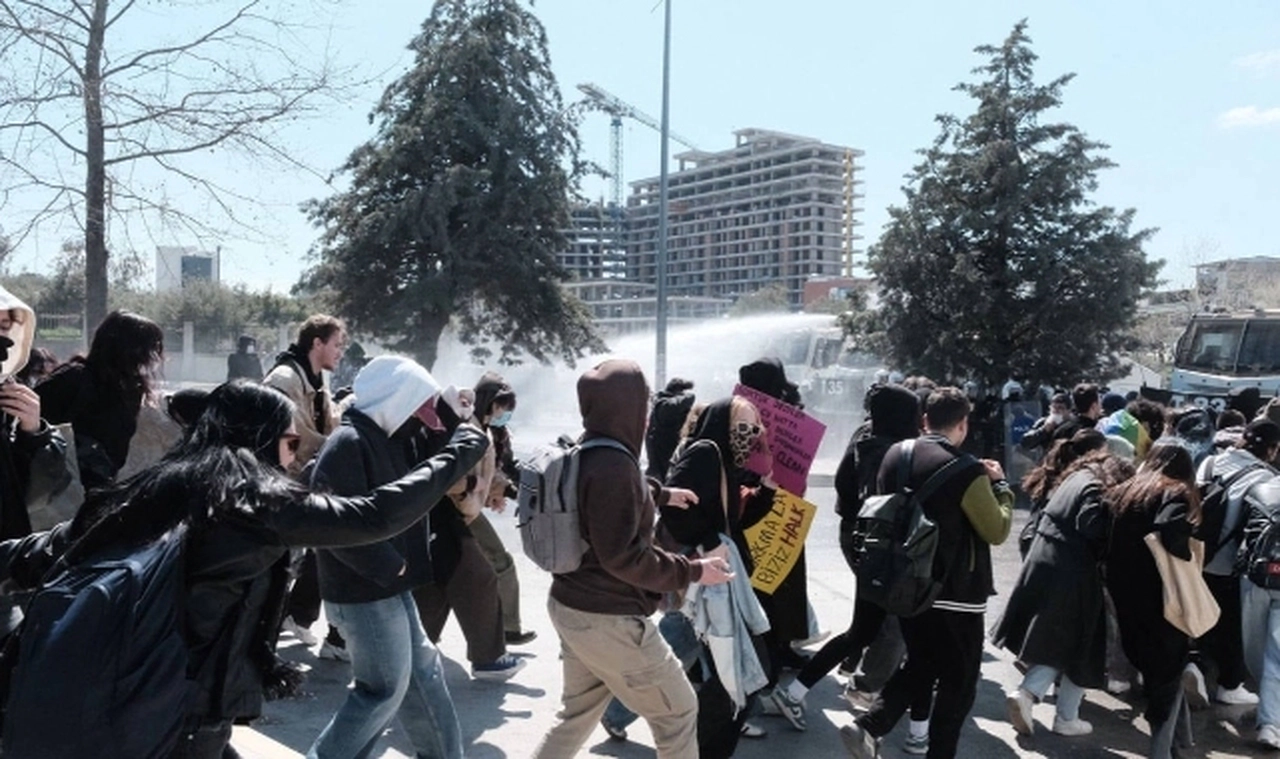 Eylem paylaşımları yapan hesaplara erişim engeli