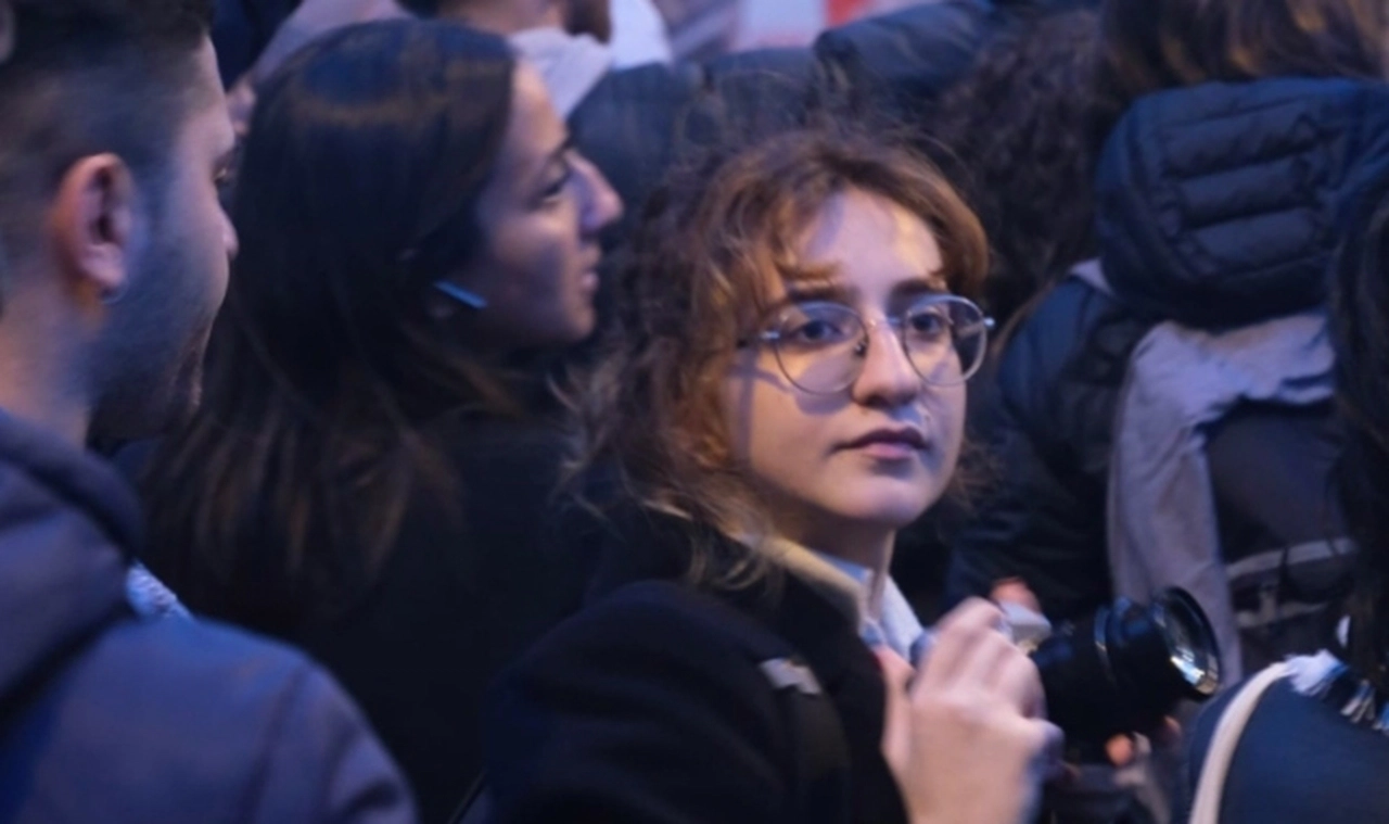 Gazetecilere Saraçhane gözaltıları devam ediyor: Evrensel muhabiri Demirel ve ETHA muhabiri Bayburt'un evine operasyon!