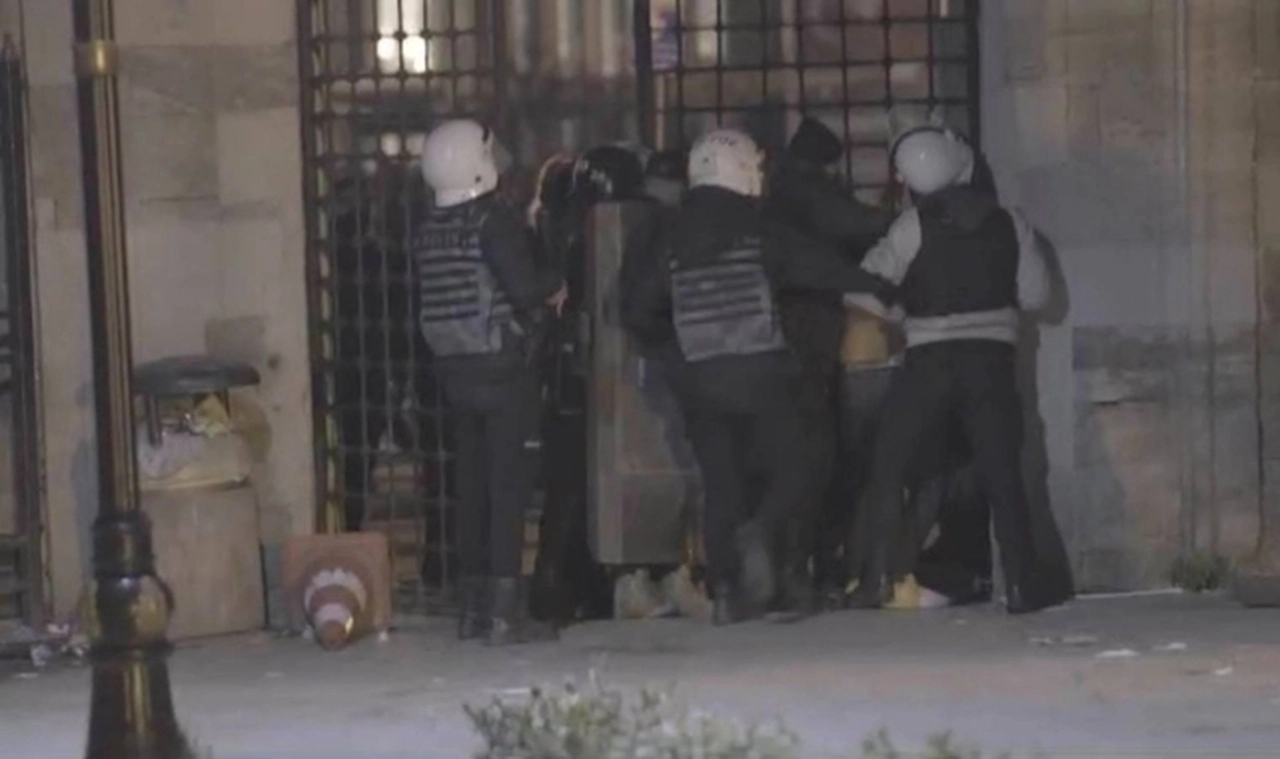 İstanbul Barosu İnsan Hakları Merkezi'nden "İmamoğlu protestolarına" ilişkin değerlendirme: Yaşanan hak ihlalleriyle ilgili sorumluların tespit edilmesini talep ediyoruz