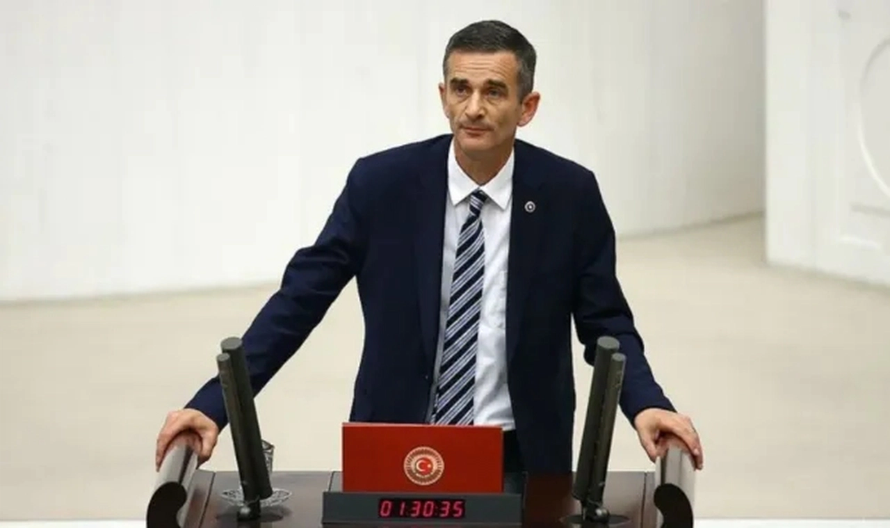 İYİ Parti’de çözülme sürüyor: CHP’ye bir transfer daha mı geliyor?