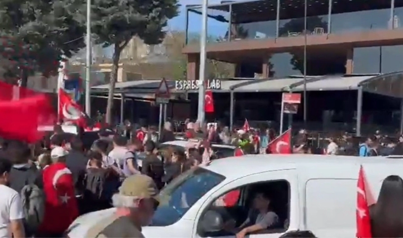 Maltepe'de Espressolab'a polis koruması!
