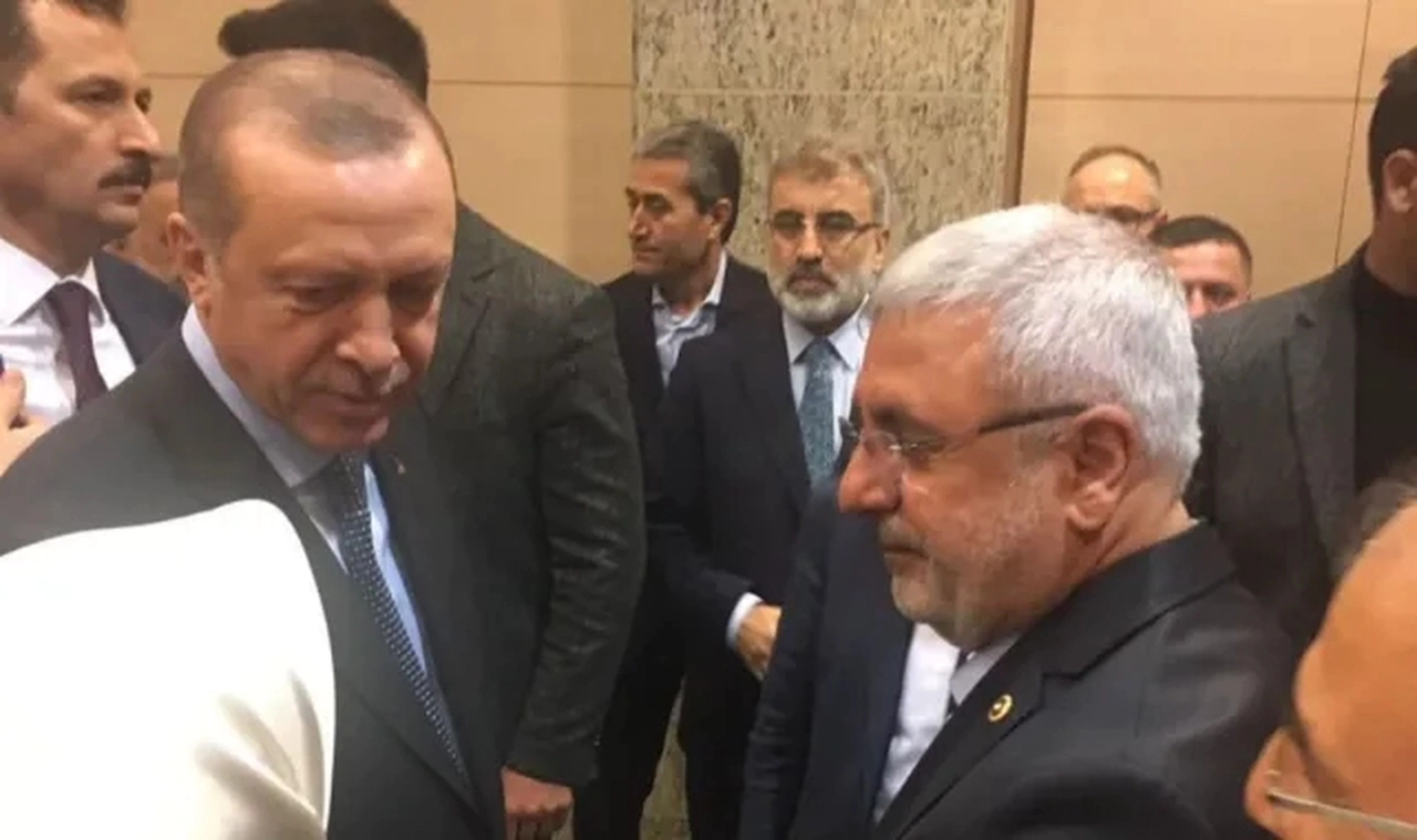 Mehmet Metiner’den 'sessizlik' eleştirisi: 'Reis yalnız bırakılmadı, İçeriden de vuruldu'