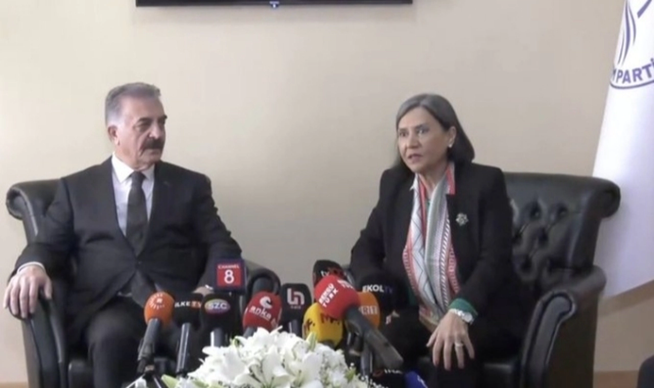 MHP ilk kez DEM Parti ile bayramlaşmasında 'İmamoğlu' damga vurdu