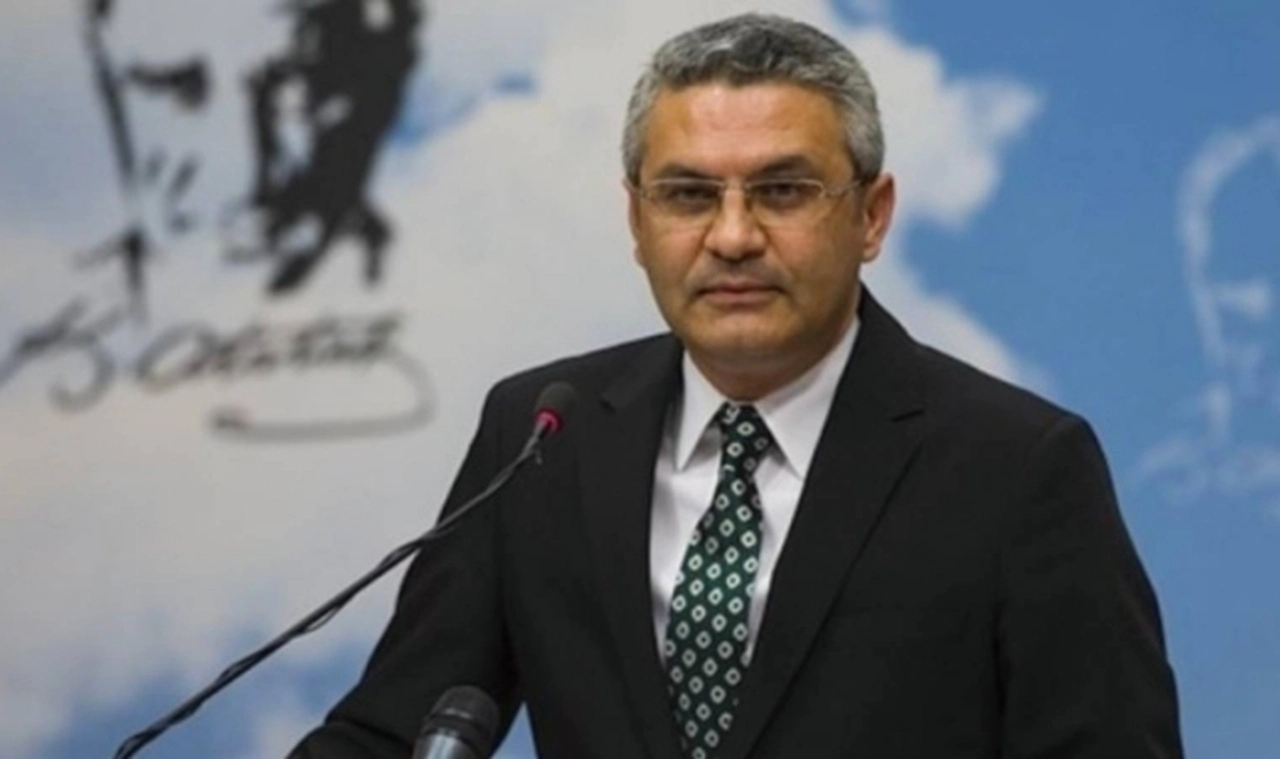 Oğuz Kaan Salıcı, ön seçim sandığında: “İktidarın baskılarına karşı Ekrem İmamoğlu’na sahip çıkmamız lazım”