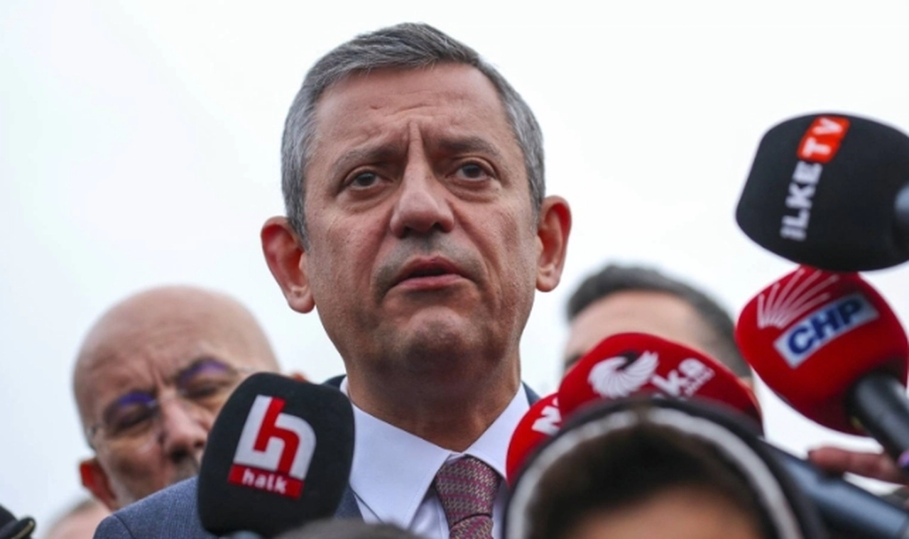 Özel'den "Beştepe'den iftar daveti gelirse gidecek misiniz" sorusuna yanıt: Olmamış davete gidip de iftar yapılmaz