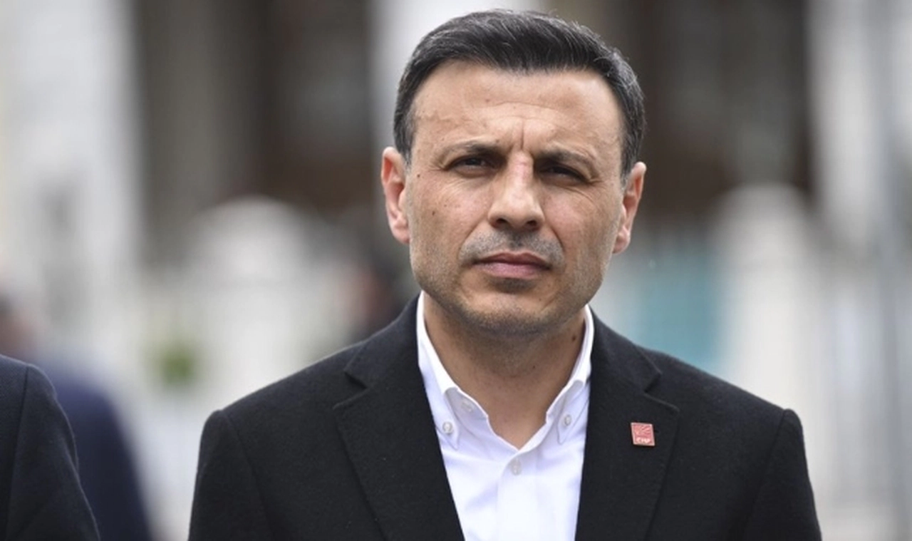 Özgür Çelik'ten 'boykot' paylaşımı: Bizi görmeyeni biz de görmüyoruz!