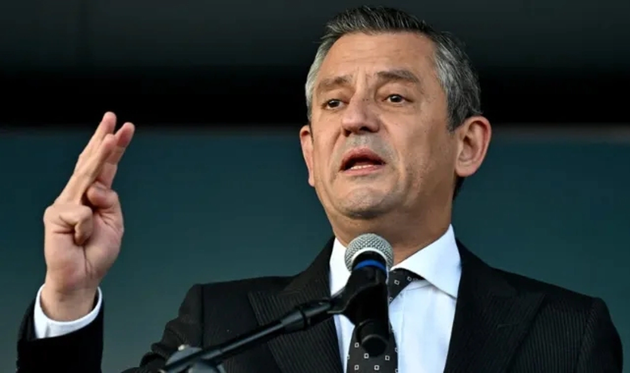 Özgür Özel'den Suriye açıklaması: Alevi vatandaşlarımızın akrabalarıyla ilgili endişelerini paylaşıyoruz