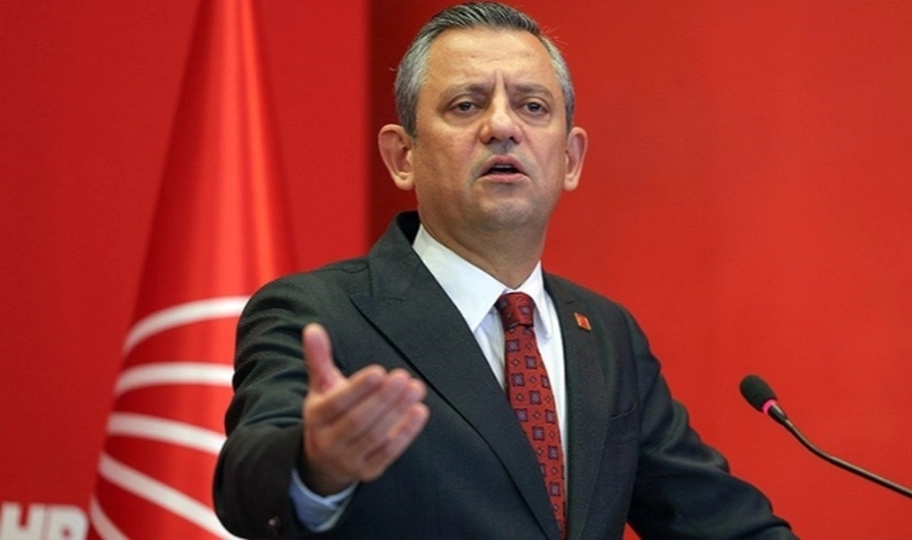 Özgür Özel İstanbul'da: İlk adresi İmamoğlu'nun evi oldu!
