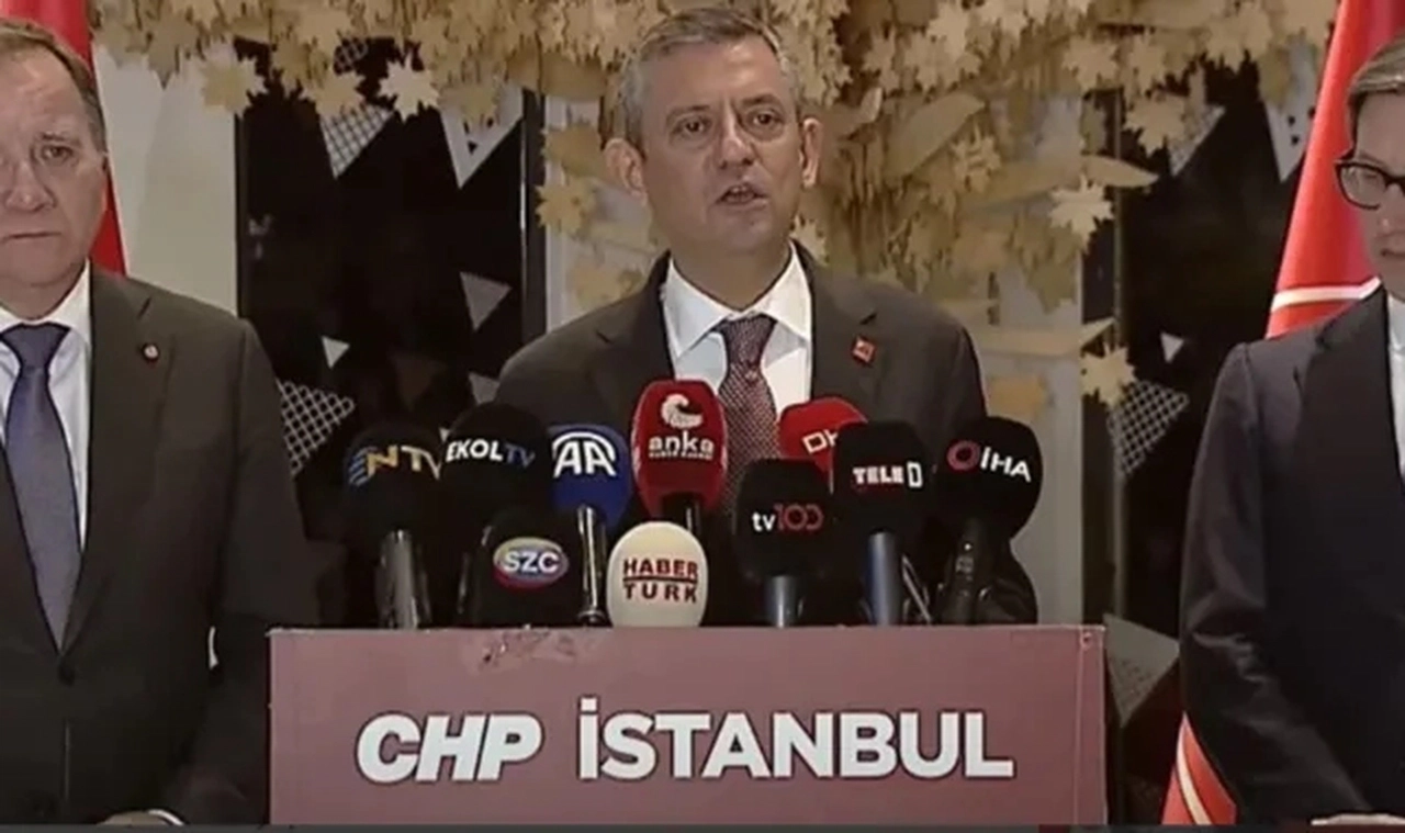 Özgür Özel: Türkiye'yi Avrupa'dan koparan, yabancı yatırımcıyı kaçıran, ihanet eden sizsiniz