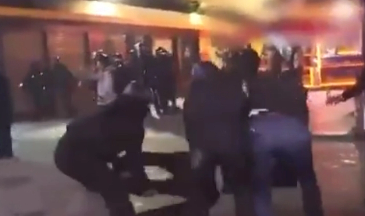 Polis polisi gözaltına almak istedi