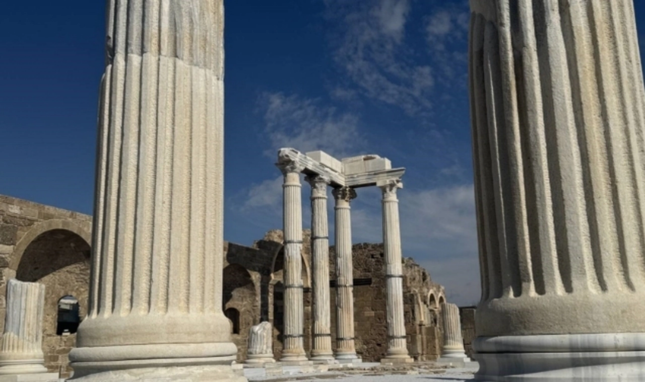 Side’nin tarihi mirası Athena Tapınağı ziyaretçilerini ağırlıyor