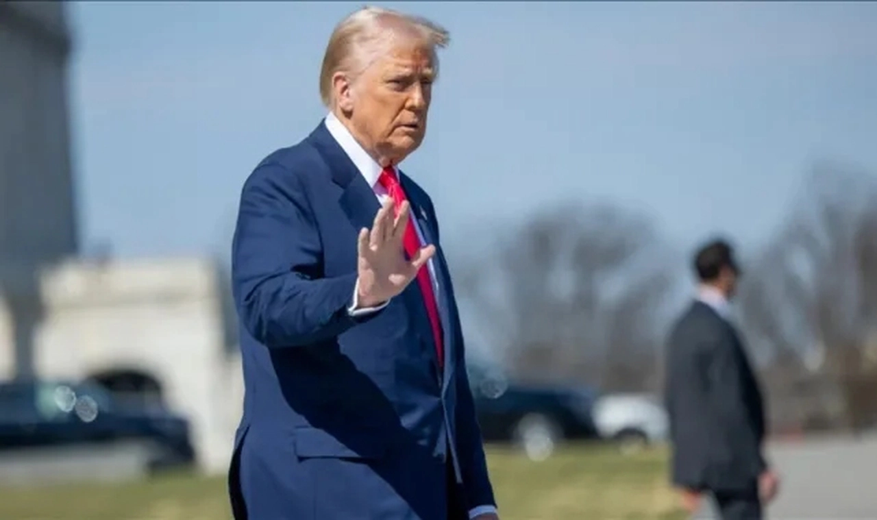 Trump, 1500 gazeteciyi ücretsiz izne çıkardı: Devlet kanalı VOA kapatılıyor