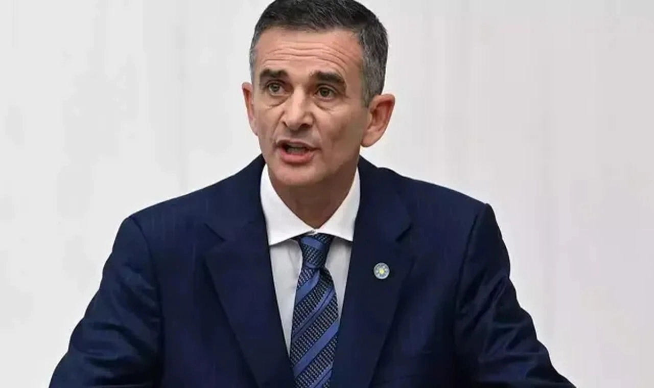 Ümit Dikbayır, CHP'ye geçeceği iddiasını yalanladı