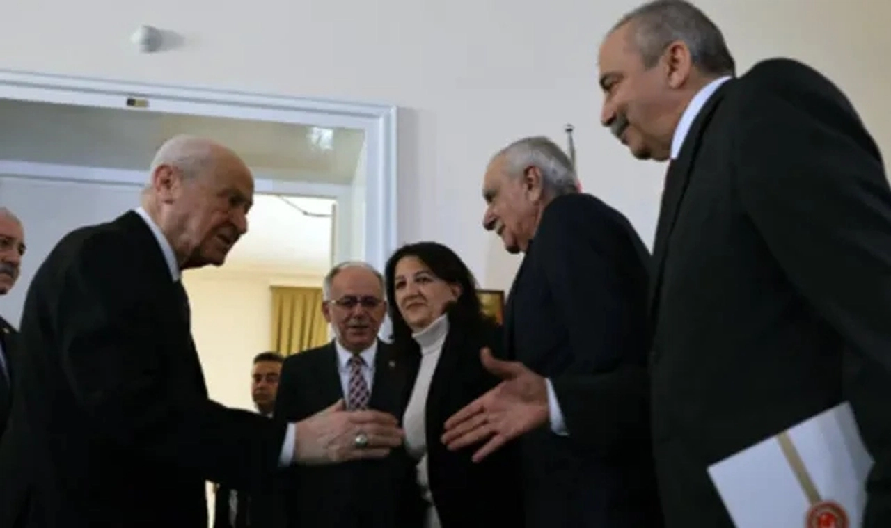 'YPG' açıklamaları DEM Parti ve MHP arasında gerginlik yarattı: 'Oyun içinde oyun var'