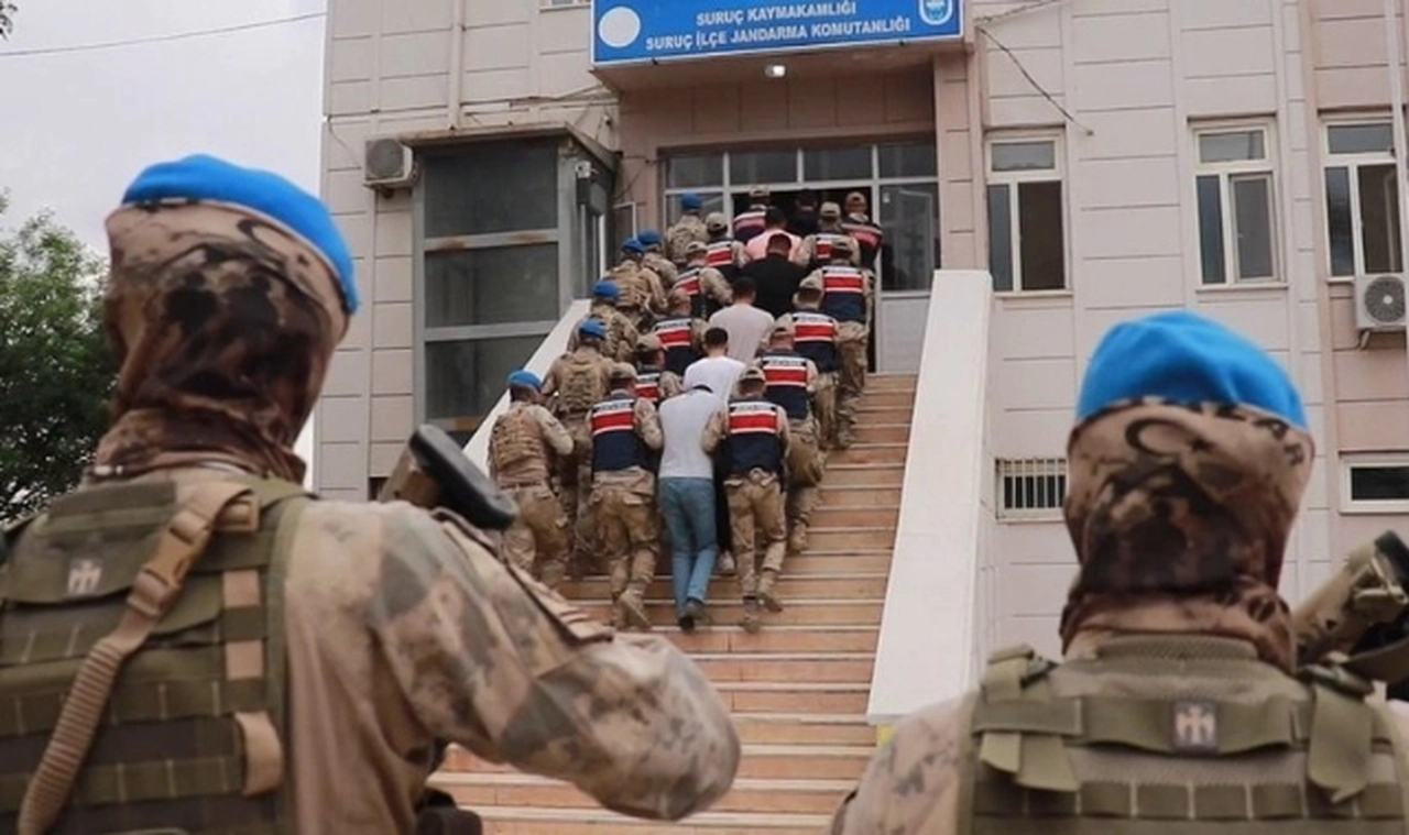 Askere gitmek isteyenlere sahte rapor veren şahıslar tutuklandı