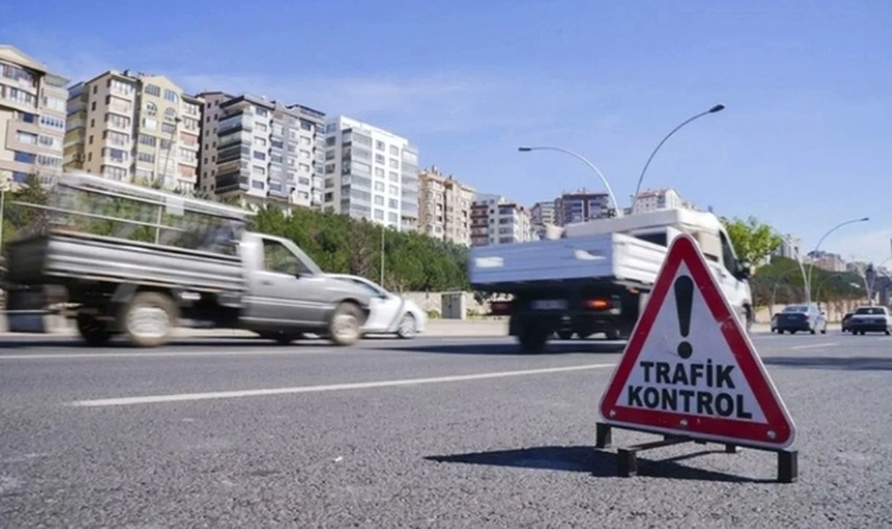 Bayram tatilinde 27 kişi trafik kazalarında hayatını kaybetti