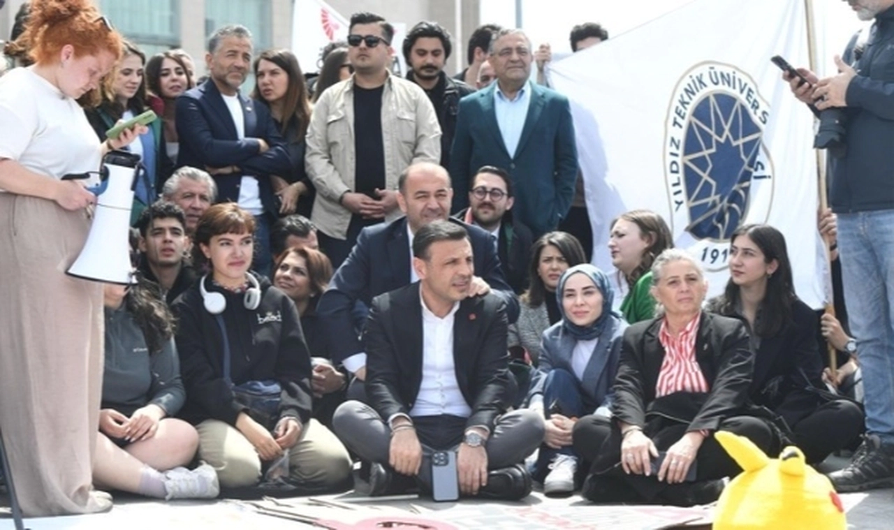 CHP'den yargılamalara tepki: 'Gençlere cadı avı, adalete kumpas!'