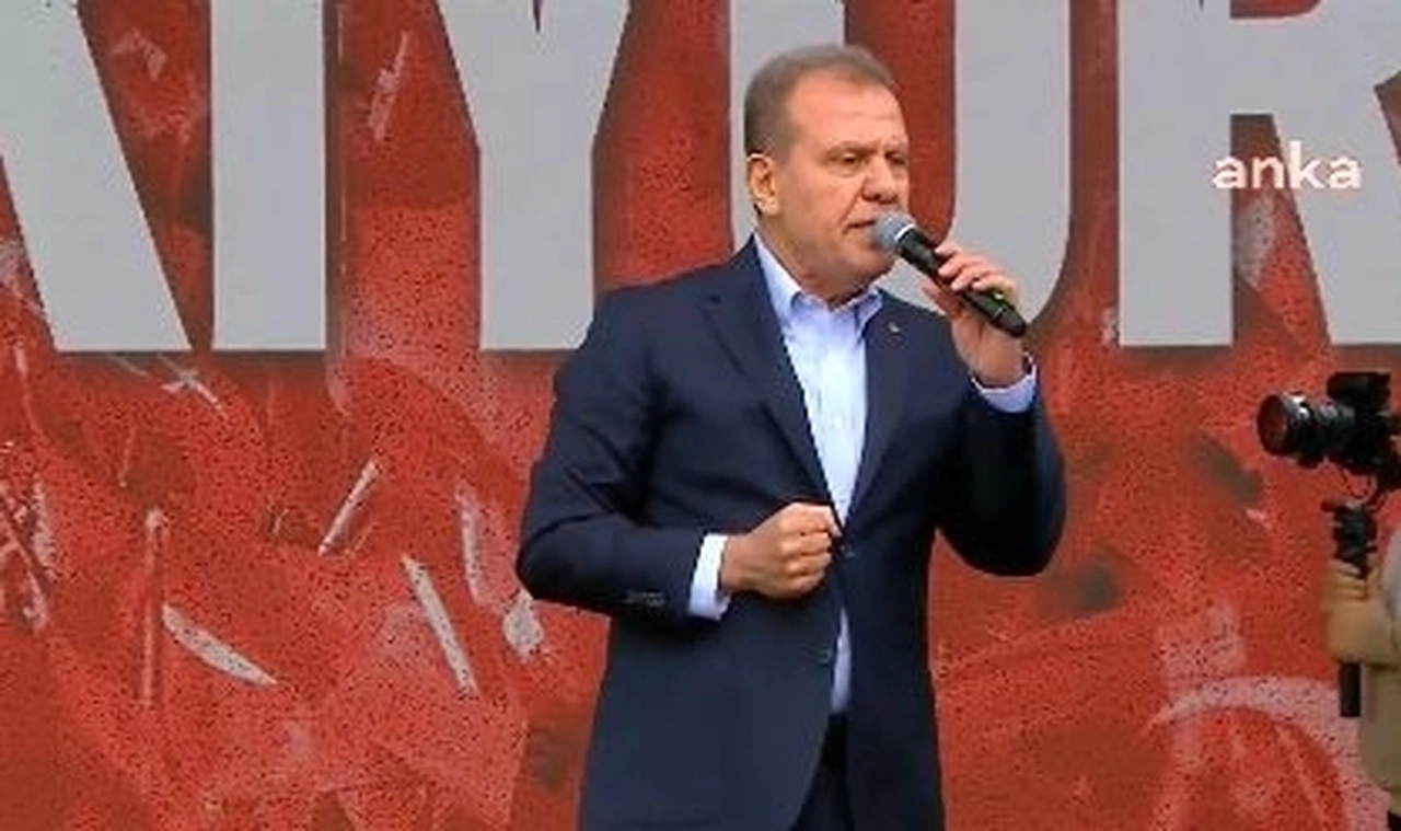 CHP'nin Mersin mitingi başladı: "CHP'li belediyeler iktidarı sarsıyor"