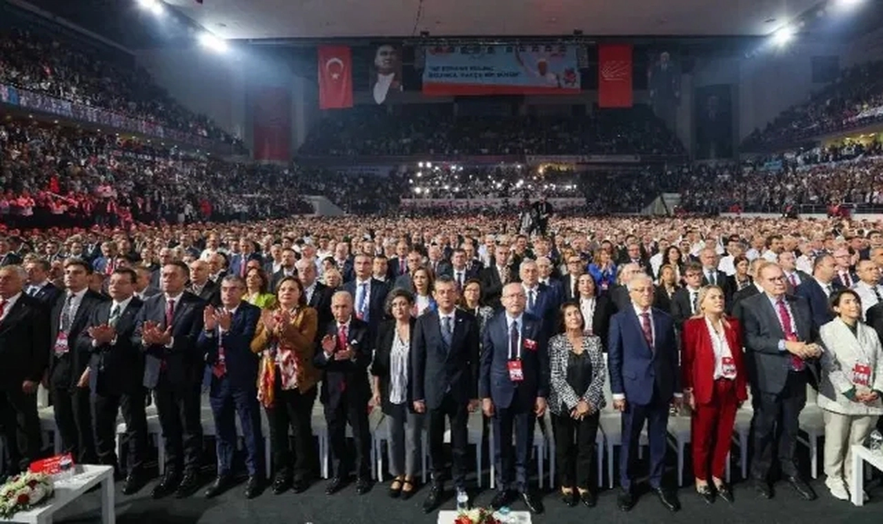 CHP'nin olağanüstü kurultayında divan başkanlığına önerilecek isim belli oldu