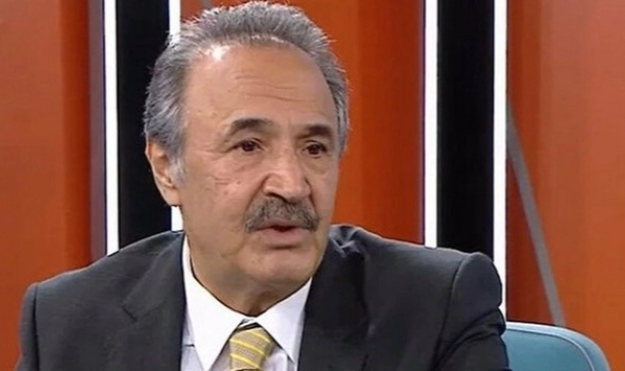 CHP'ye kayyım olarak atanacağı iddia edilen Mehmet Sevigen; Parti zor durumda kalırsa seve seve görev alırım, tereddüt etmem, kayyımla anılmayı zûl sayarım