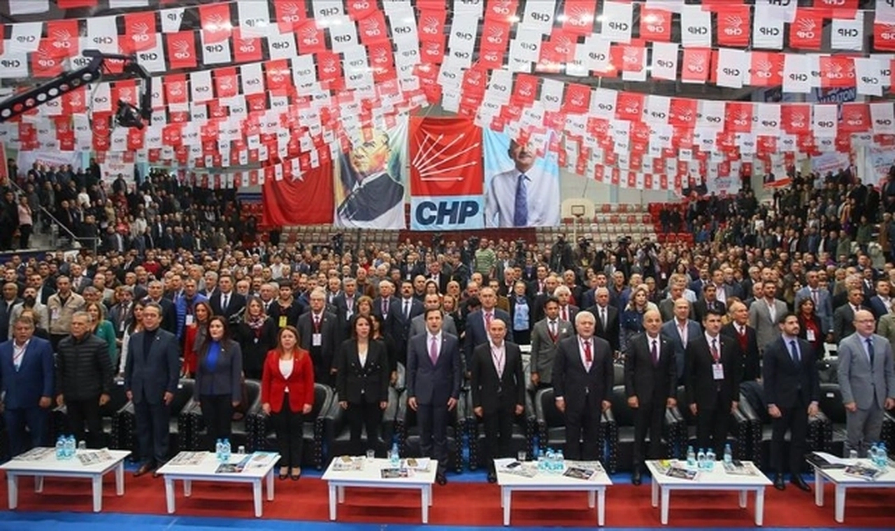 CHP'ye Şaibeli Kurultay Davası Ertelendi