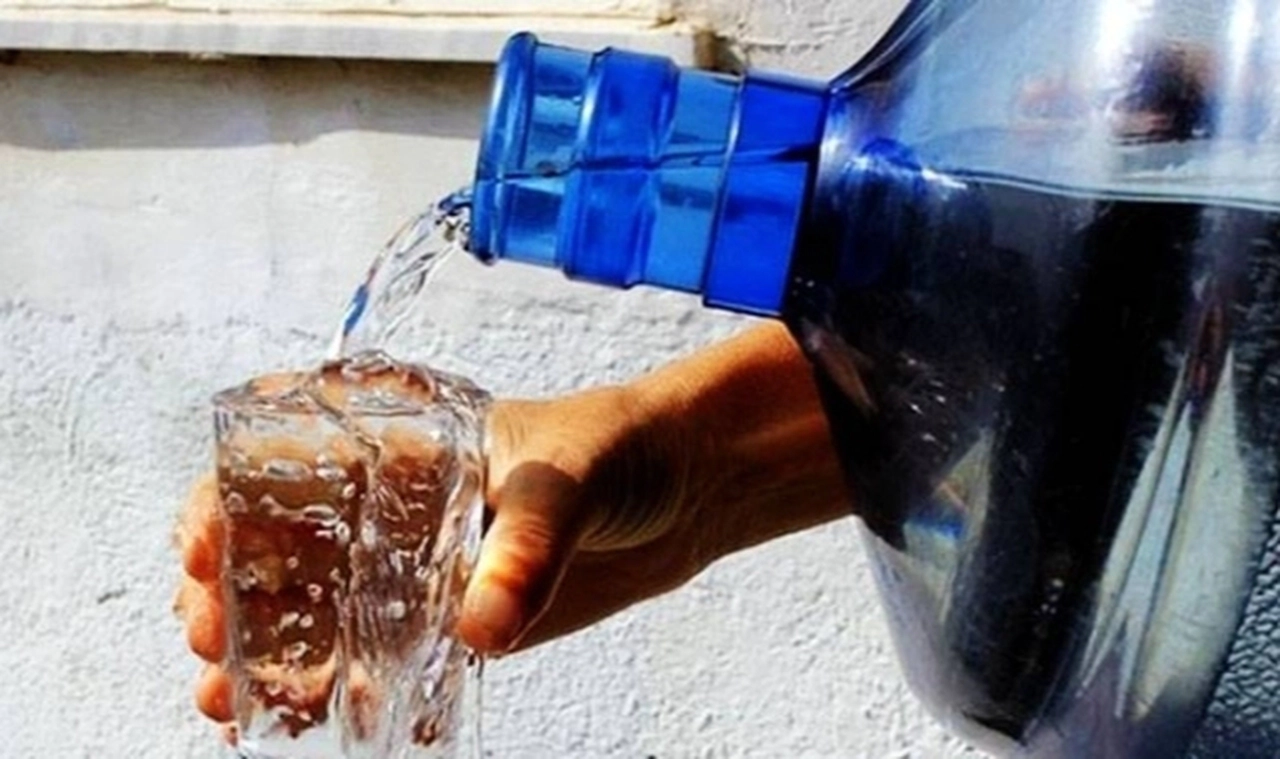 Damacanadan bir bardak su 1 lira 30 kuruşa doluyor; 4 ayda 3 kere zam geldi