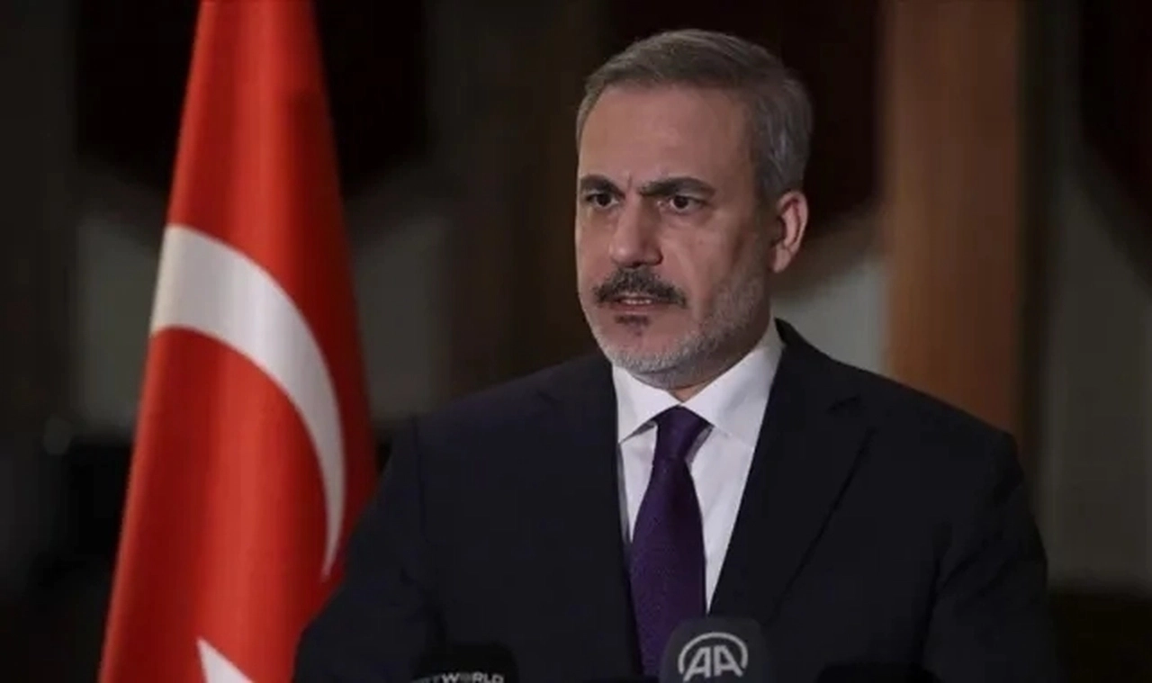 Dışişleri Bakanı Fidan: Özel, yolsuzluk davasından kahramanlık hikayesi çıkarmaya çalışıyor