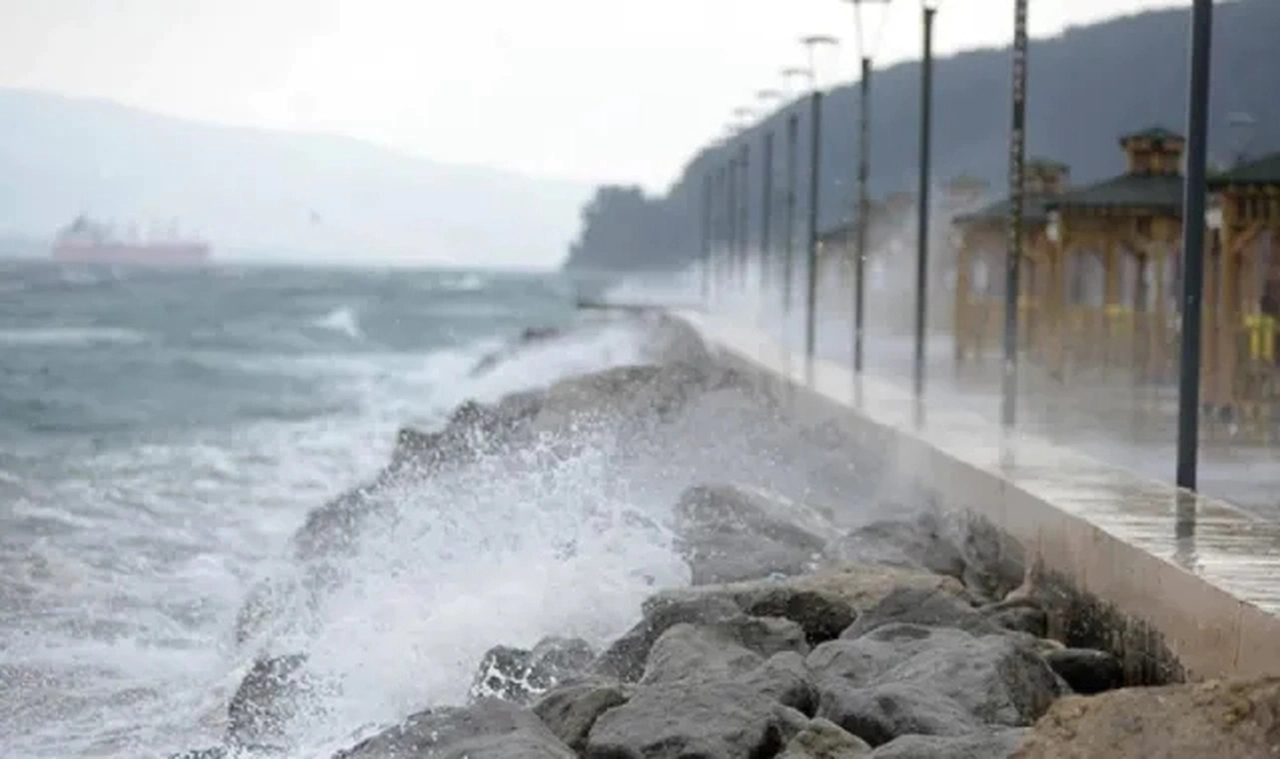 Ege'nin fırtına alarmı: Meteoroloji uyardı