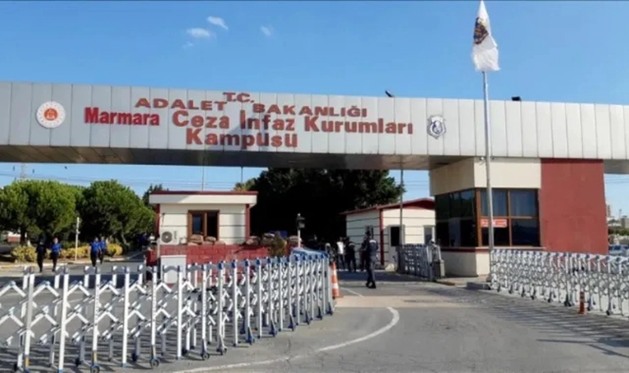 İBB soruşturması: Silivri Cezaevi'ndeki tutuklulara gece yarısı sevk hazırlığı! Aralarında Murat Ongun da var