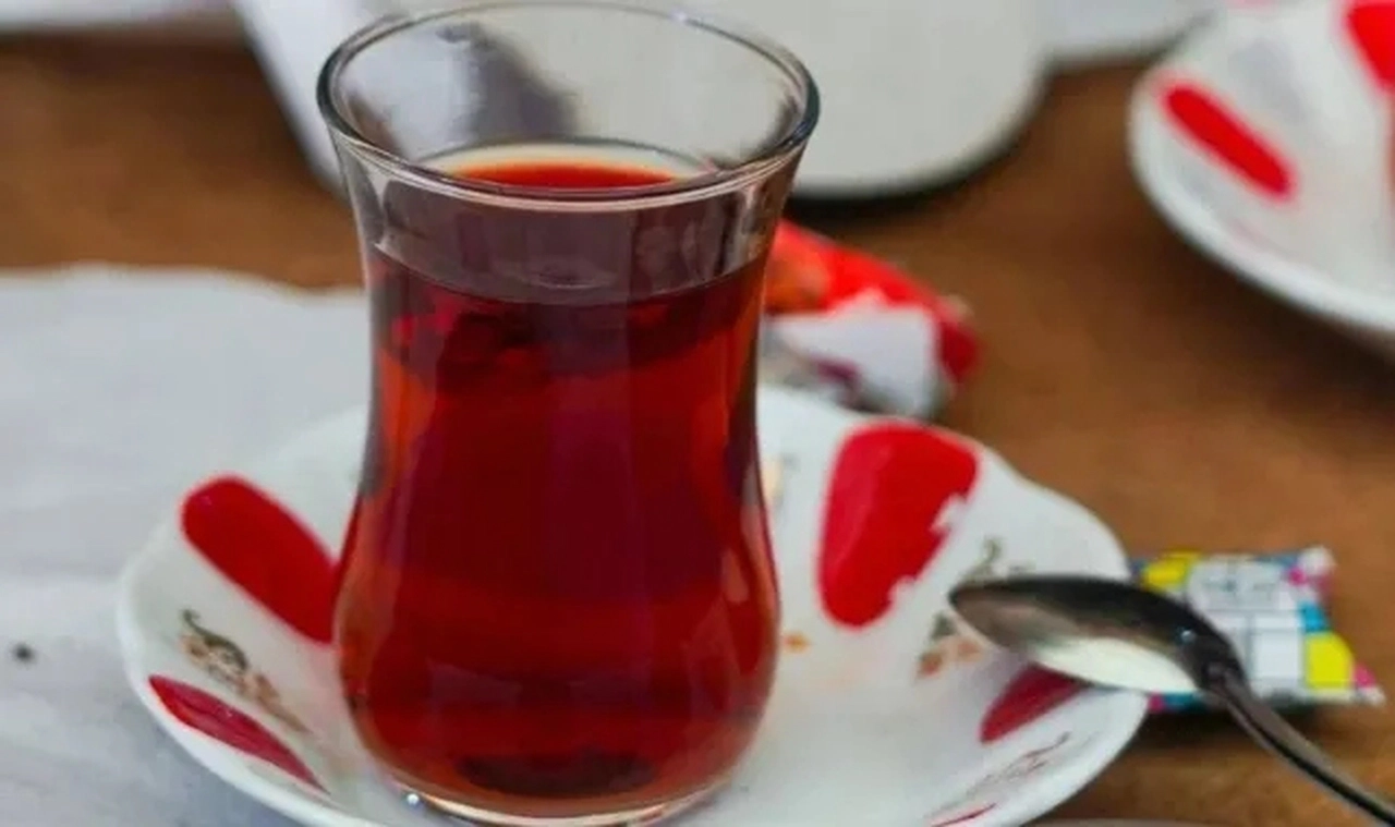 İkonik Çay Tabağı Krizi: İki Dev Marka Karşı Karşıya Geldi, Mahkemeden Karar Çıktı