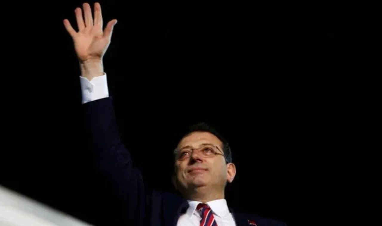 İmamoğlu'ndan gençlere: Korku duvarlarını ilk siz aştınız, tarihi siz yazacaksınız!