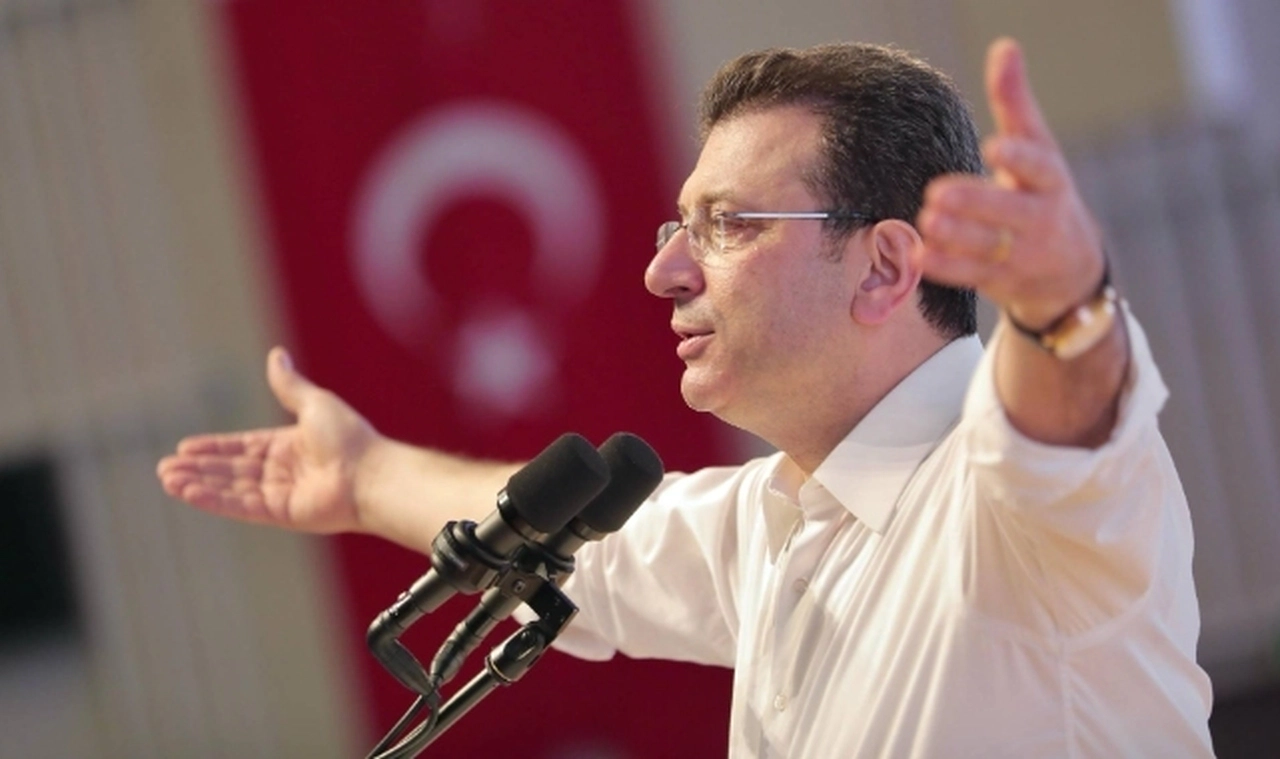 İmamoğlu'ndan gençlere: Yükselen yeni nesil, demokrasiyi de ekonomiyi de sırtlayacak bir enerjisi olduğunu göstermiştir