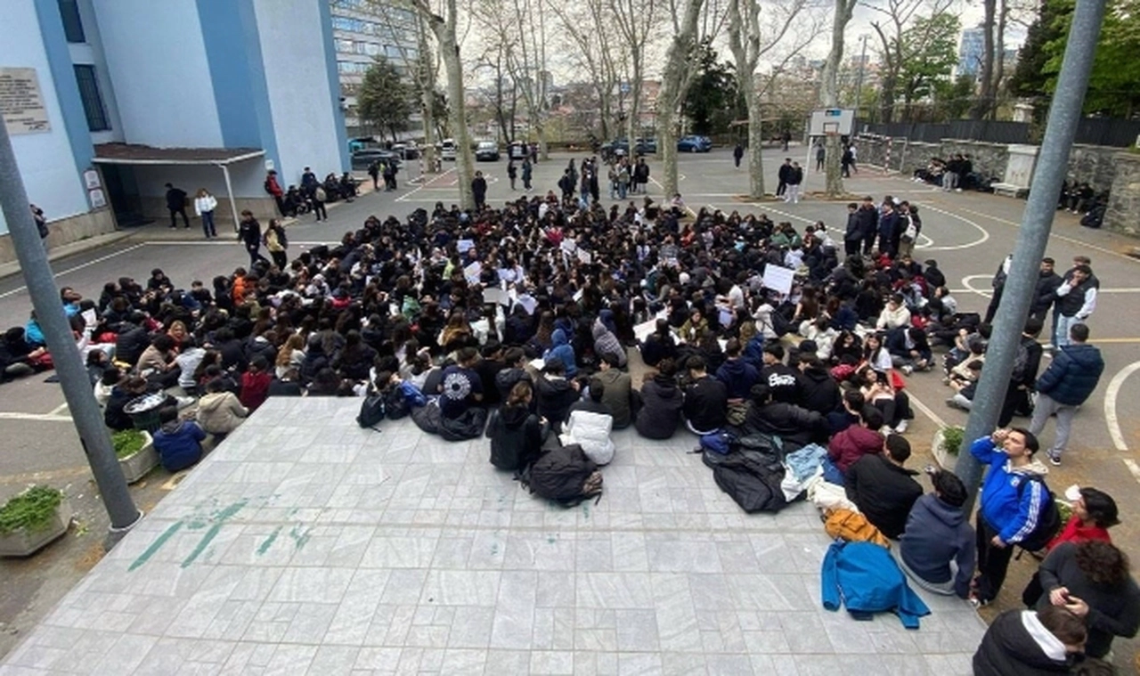 MEB'den öğretmenlerin görev yerleriyle ilgili açıklama: '1 yıl daha uzatılmıştır'