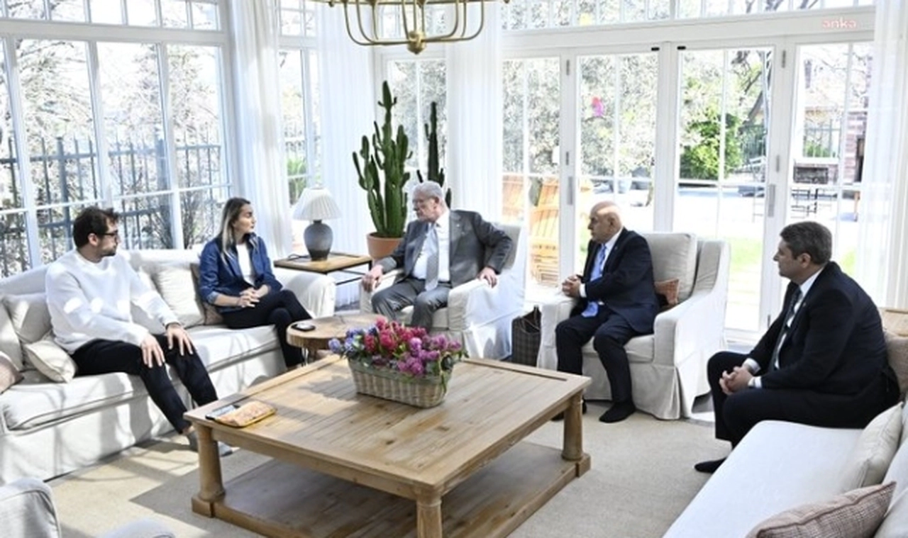 Müsavat Dervişoğlu'ndan Ekrem İmamoğlu'nun babasına ve eşine ziyaret