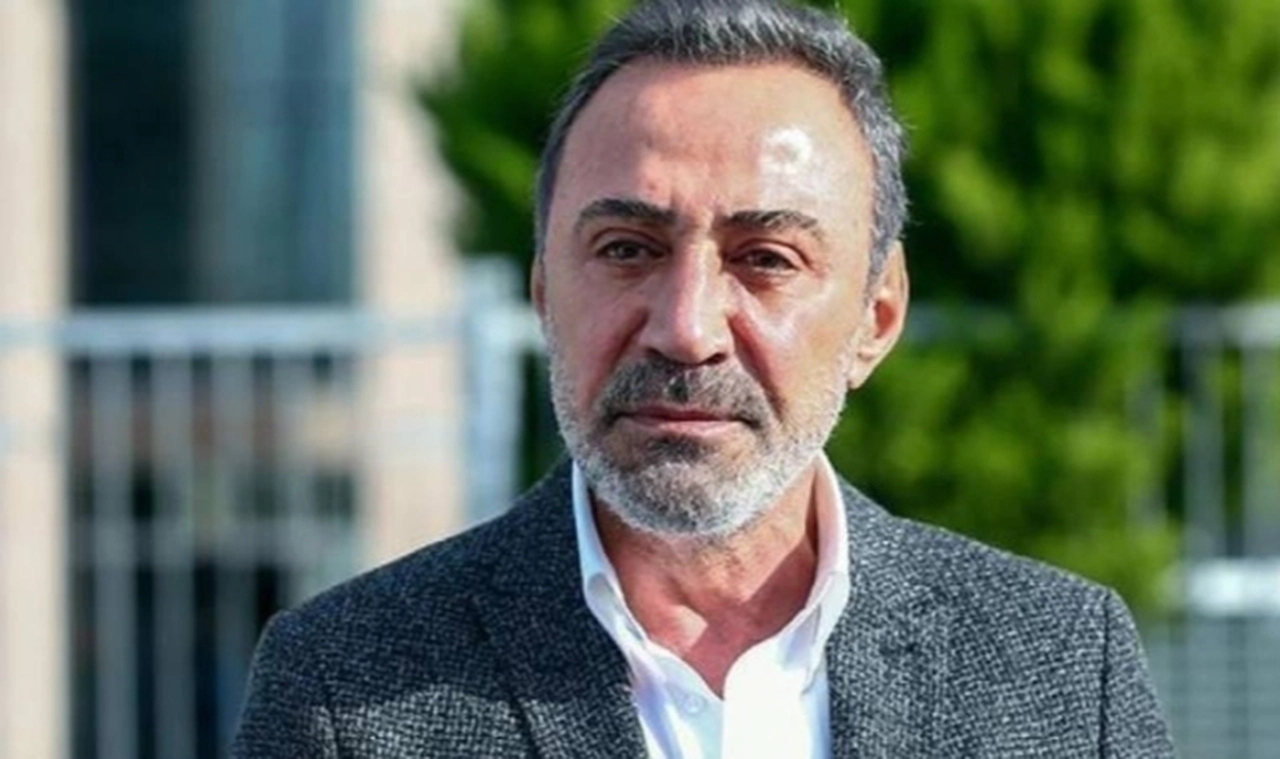 Oyuncu Berhan Şimşek, CHP Genel Başkanlığına aday oldu