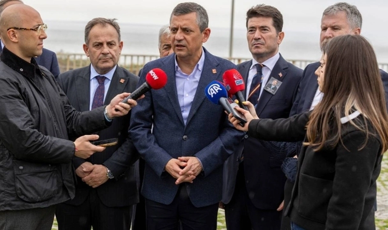 Özgür Özel: Biz bu akşam Fenerbahçe-Galatasaray maçını izlemek için ATV'ye bakmayacağız