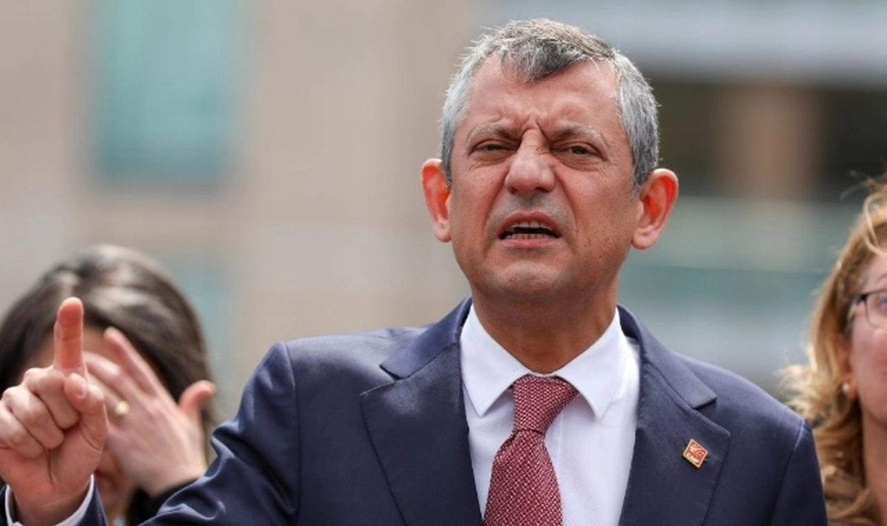 Özgür Özel'den Yerlikaya'ya: Bilmedin konuda bir daha konuşma