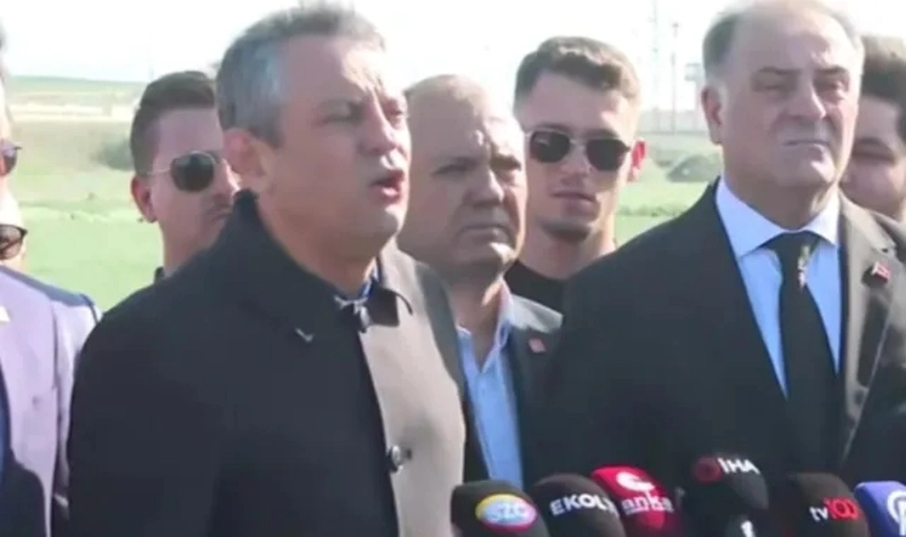 Özgür Özel Silivri'de cezaevi önünde konuştu: Pazarlık iddialarına sert tepki... 'Adayımız Ekrem İmamoğlu'dur'