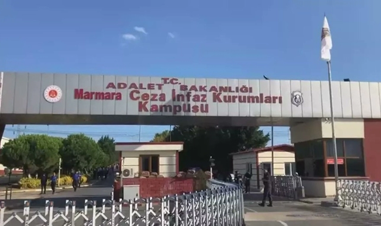 Sakalına 'maske' denildi gözaltına alındı, yasada olmayan suçtan tutuklandı