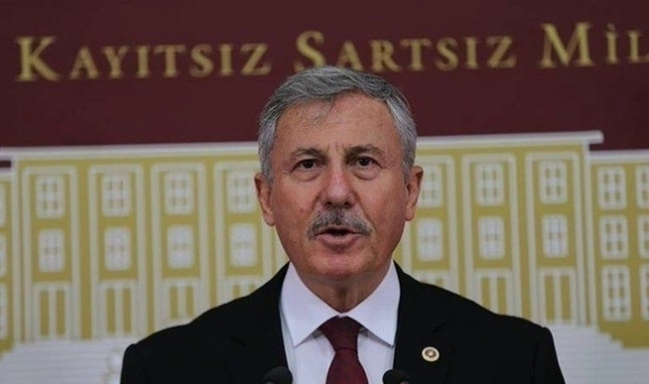 Selçuk Özdağ: “Bu iktidarın tarihi tam anlamıyla bir istismarlar tarihidir”