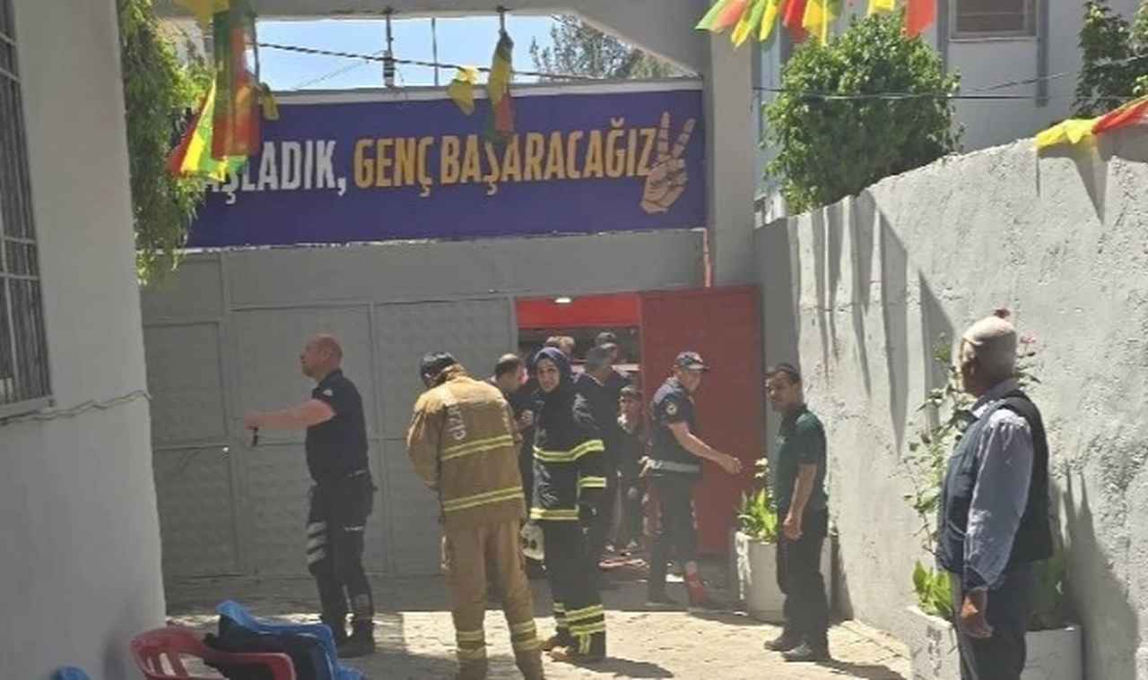 Şırnak'ta DEM Parti binasında yangın paniği!