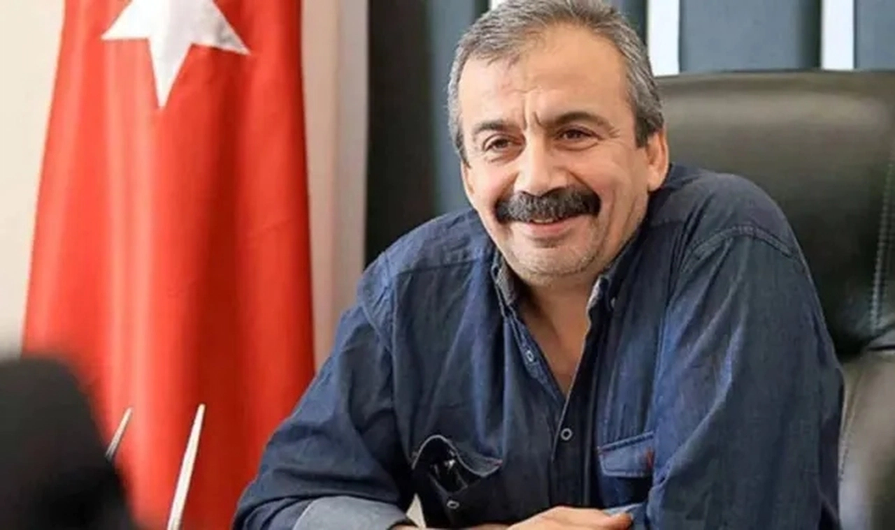 Sırrı Süreyya Önder'in sağlık durumuyla ilgili tedavi gördüğü hastaneden açıklama
