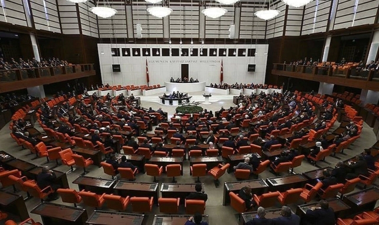 TRT, Meclis gündeminde: "Kamu yayıncılığı ilkeleri nasıl denetleniyor?"