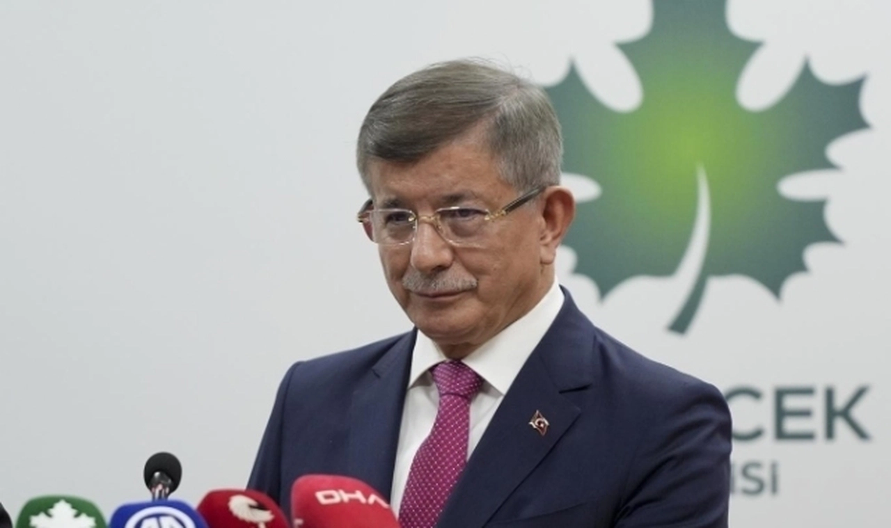 Ahmet Davutoğlu: Özellikle de son 9 yılda bizler ayrıldıktan sonra AK Parti'de hiç yolsuzluk olmadı mı?